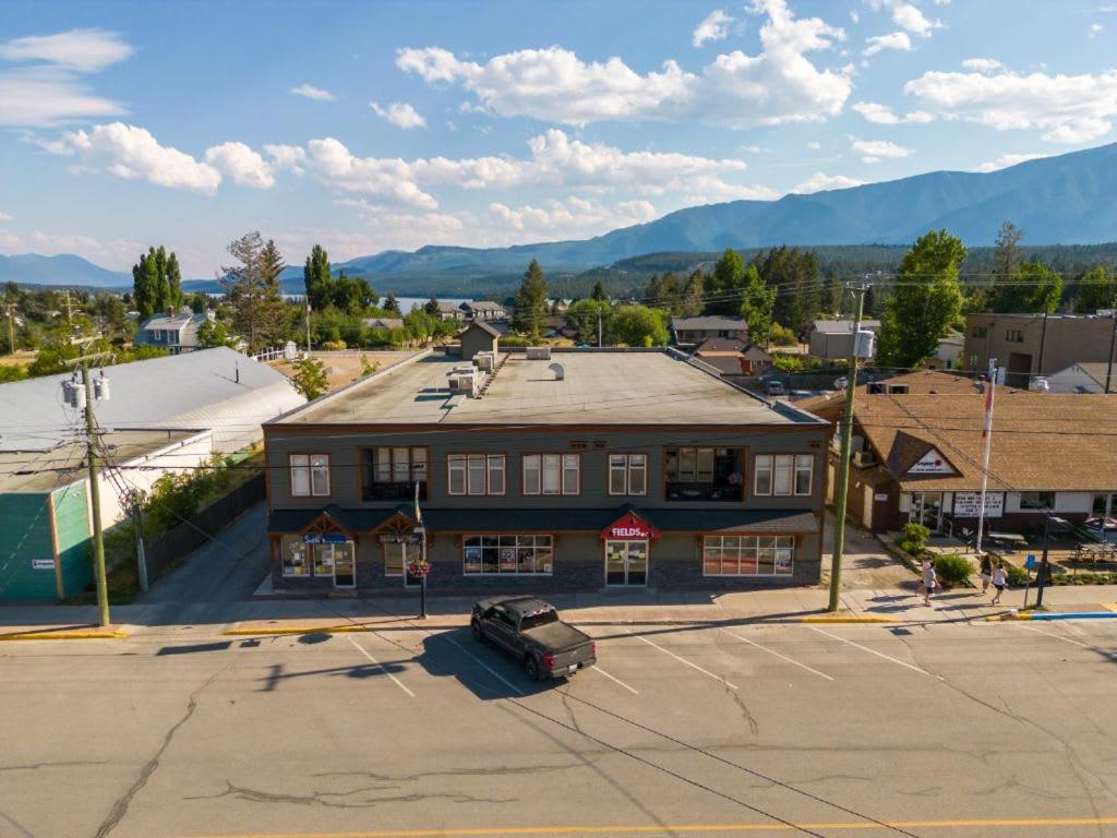 The Grizzly House I Sleep 7 I Patio & Bbq I 55 Tv Lejlighed Invermere Eksteriør billede